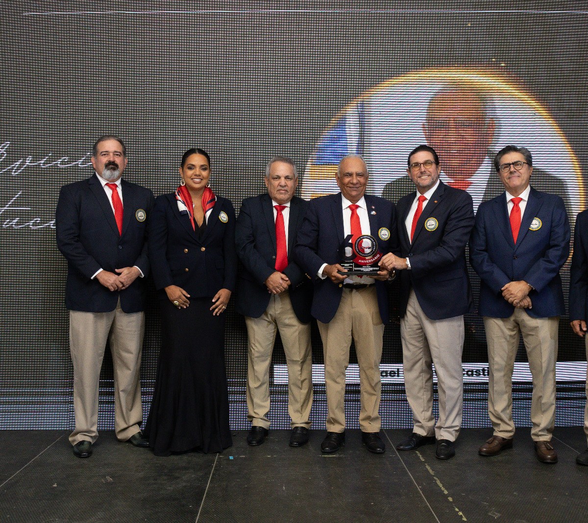 Fedogolf Homenajea a Andrés Dilonex en la Conmemoración de su Sexagésimo Aniversario