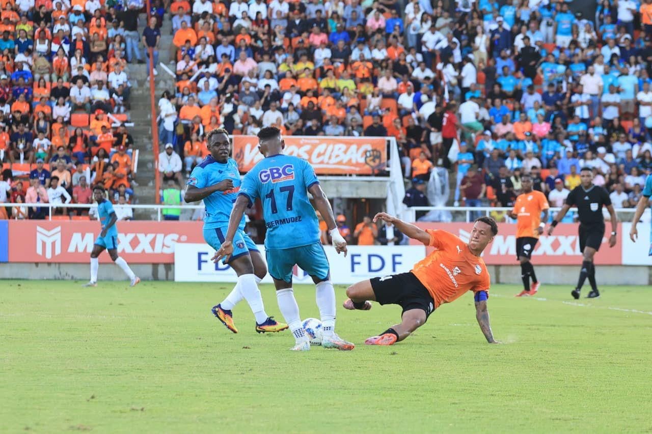 Salcedo FC y Cibao FC Comienzan su Participación en la Caribbean Cup