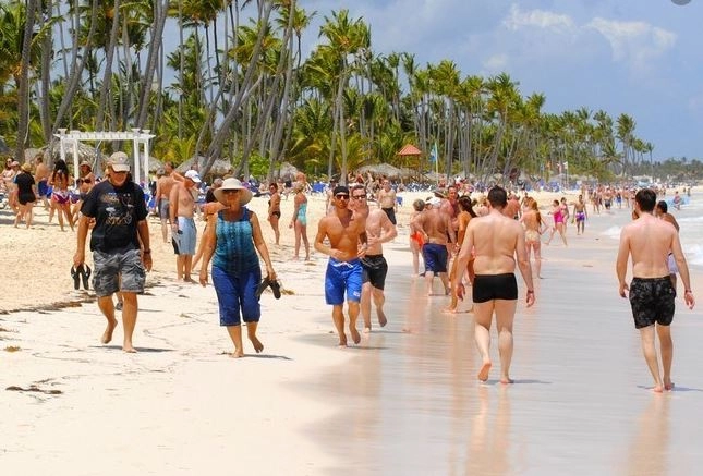 República Dominicana Registra Aumento del 7% en Visitantes, Superando los 7.7 Millones Hasta Julio