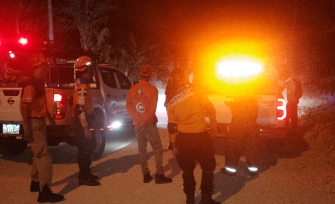 Cinco Pescadores Extraviados en Tamboril Son Rescatados con Éxito