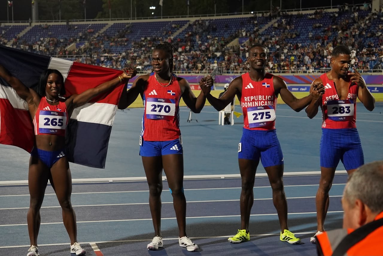Equipo de Relevos 4x100 Mixto Dominicano Descalificado Tras Ganar Oro en Juegos Regionales