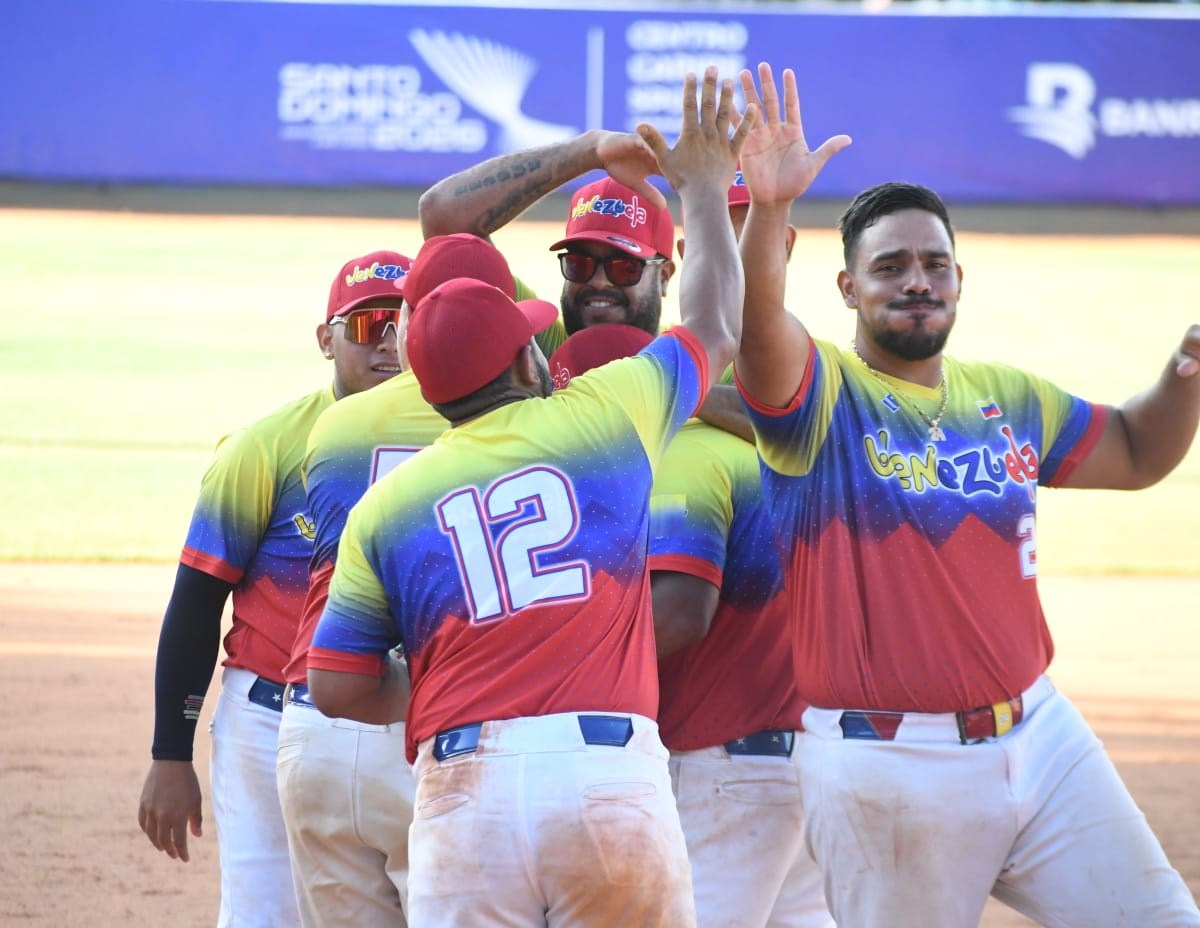 Venezuela Avanza a la Final y Asegura Medalla en Softbol Masculino