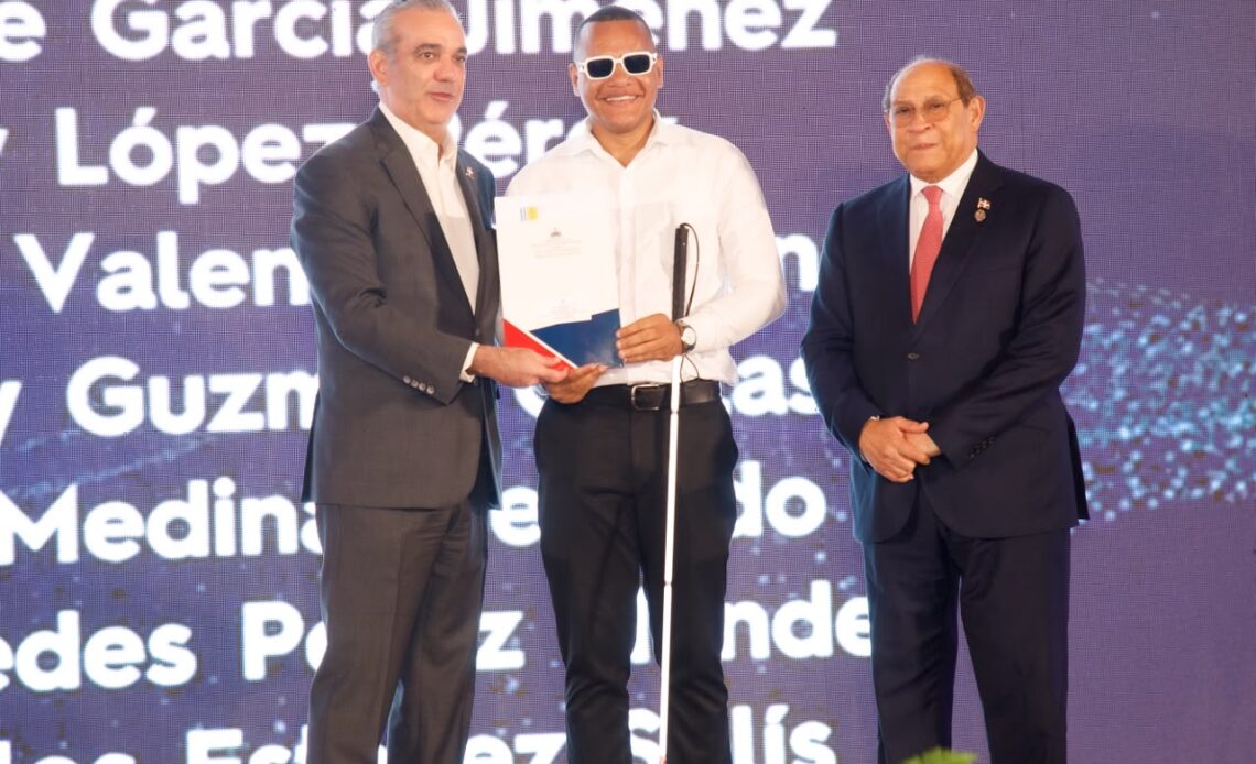 Presidente Abinader Otorga 1,500 Becas Internacionales y Anuncia 5,000 Más para Estudios Nacionales
