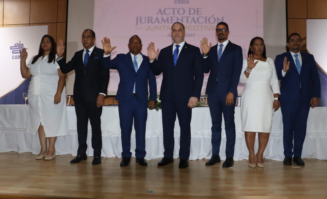 George Richardson Asume Presidencia del CODIA con Enfoque en Transformación y Transparencia