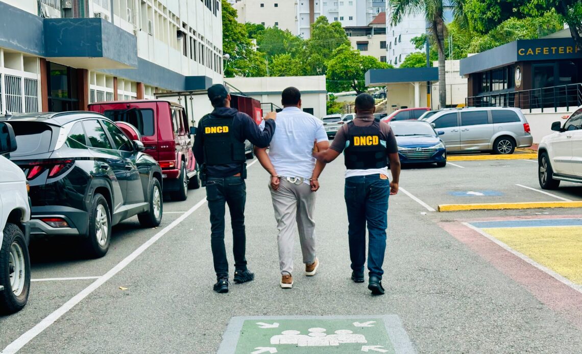 DNCD Detiene a Individuo con Presunta Marihuana en Operativo en el Distrito Nacional