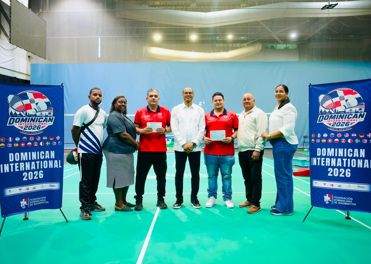 Federación de Bádminton Otorga Incentivos a Deportistas y Entrenadores