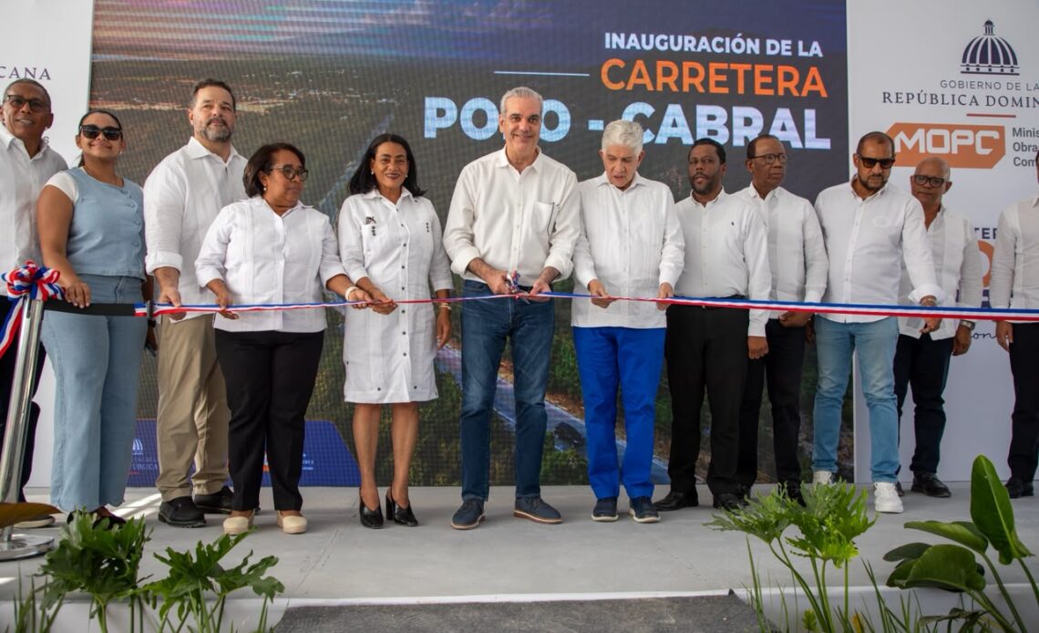 Abinader Inaugura Relevante Vía de 20.6 Kilómetros entre Cabral y Polo en Barahona