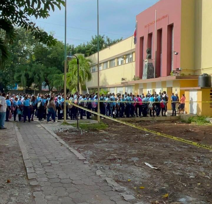 Centros Educativos Aún en Obras al Inicio del Año Escolar, Según Reporte