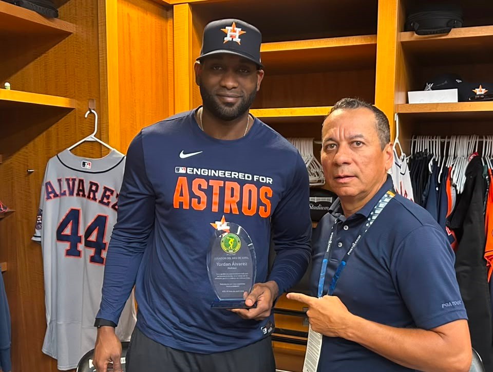 Yordan Álvarez Distinguido por la ACD-NY como el Mejor Bateador de la Liga Americana