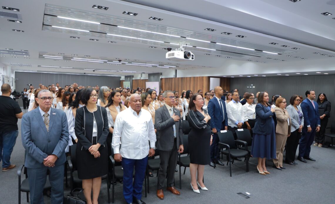 INFOTEP otorga certificaciones a 267 empleados de la Cámara de Diputados en habilidades técnicas y administrativas