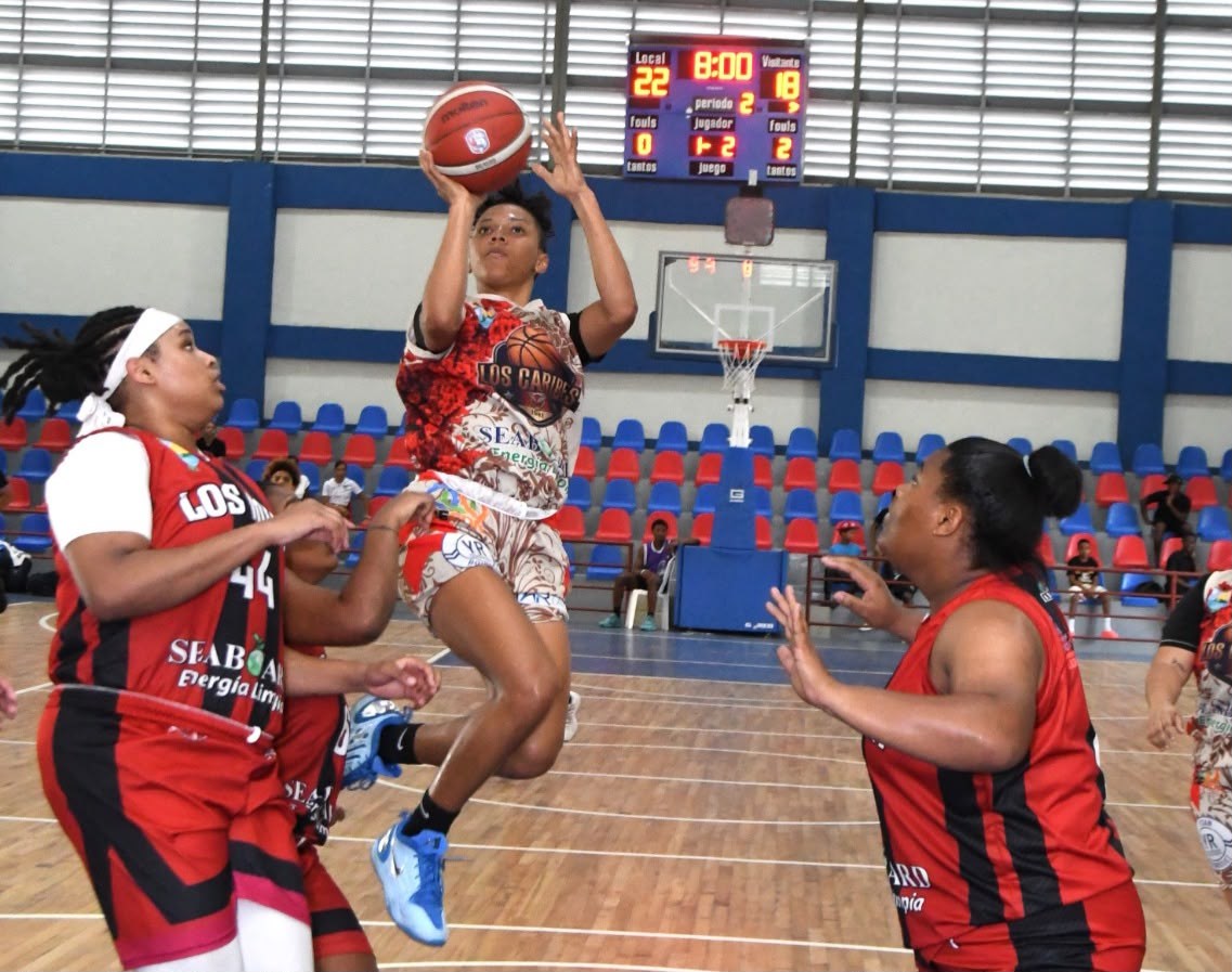Las Caribes de Sabana Perdida Lideran Invictas el TBS Femenino de Santo Domingo 2026