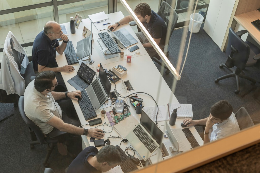 La IA Ahorra Tres Horas Semanales a los Empleados, Según Estudio del BCE