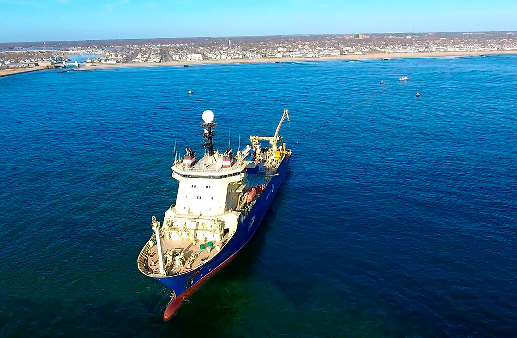 Investigan daños simultáneos en cables submarinos australianos tras la presencia de un buque sospechoso en zona protegida