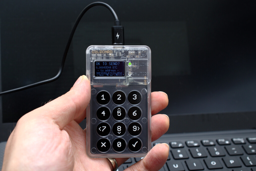 Robo masivo de bitcoins en monederos ColdCard por un fallo en la generación de claves