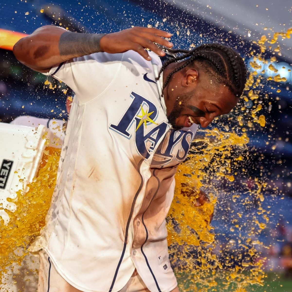 Rays Aseguran Victoria con Jonrón de DeLuca y Sencillo Decisivo de Mateo