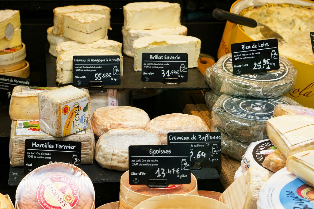 Francia adapta la producción de quesos DOP ante la sequía, flexibilizando normas de pastoreo