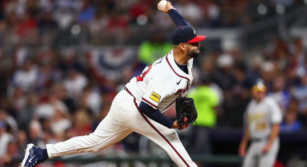 Martín Pérez Impulsa Victoria de los Bravos con Racha de Cero Carreras