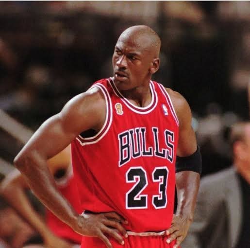 Icónica Camiseta de Michael Jordan de 1998 en Subasta por Cifra Millonaria