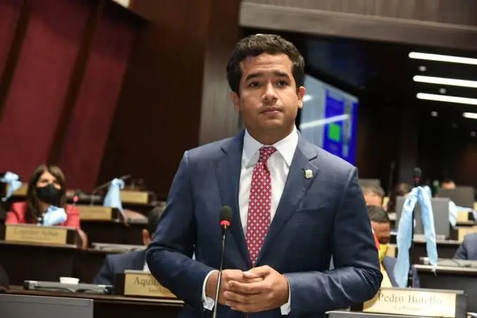 Omar Fernández expone el notable aumento de estudiantes haitianos en las escuelas dominicanas y sus implicaciones