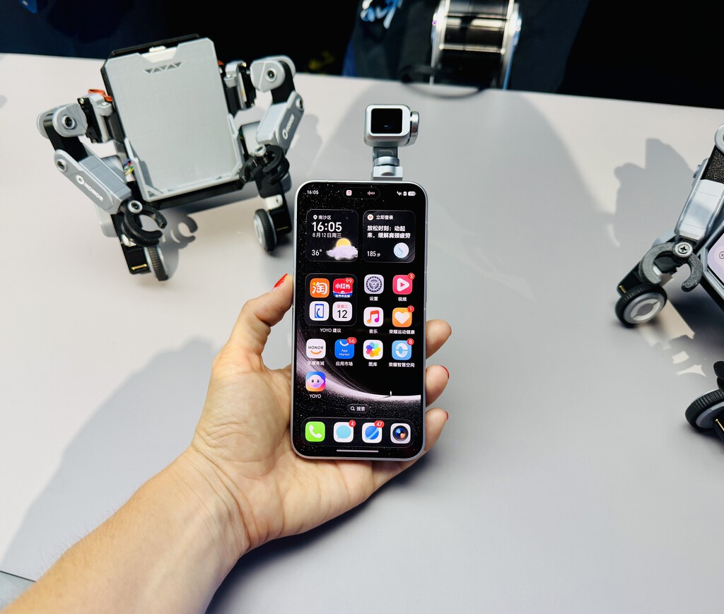 Honor presenta el Robot Phone: un smartphone con gimbal integrado que redefine la captura de contenido