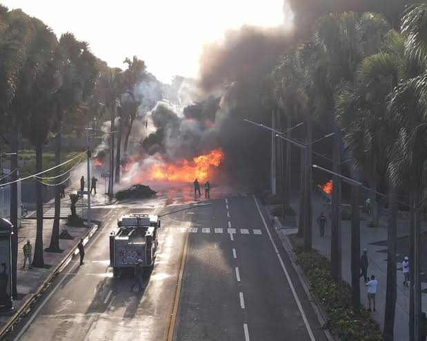 Dos Víctimas Mortales Confirmadas Tras Incendio de Camión en la Avenida George Washington