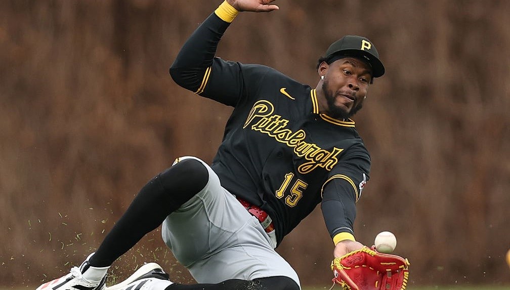 Oneil Cruz Retorna a los Piratas Tras Recuperarse de Fracturas en la Mano