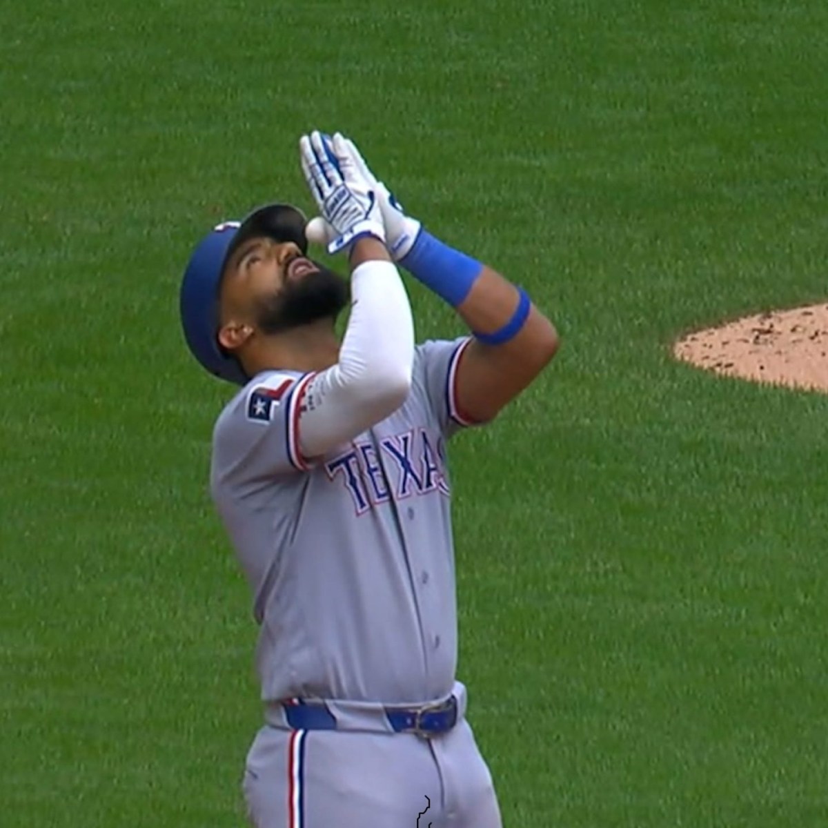 Ezequiel Durán lidera la ofensiva de los Rangers en victoria crucial contra los Cerveceros