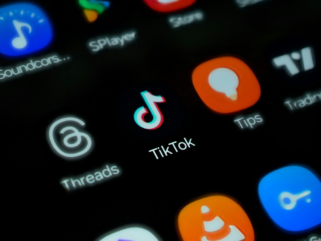 Suicidio de Adolescente Vinculado a Prueba Algorítmica de TikTok sin Salvaguardas