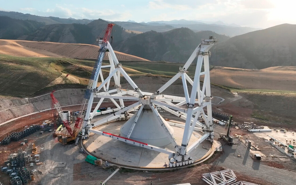 China Desarrolla el Radiotelescopio QTT de 110 Metros con Precisión de Apuntado Extraordinaria