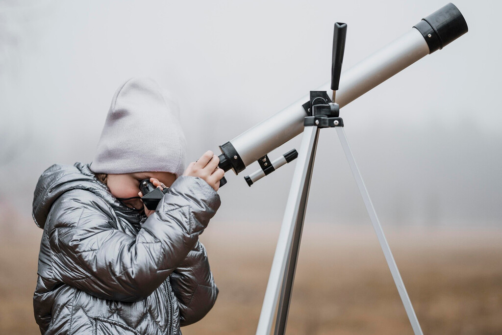 Guía para elegir el telescopio solar ideal y observar un eclipse con seguridad