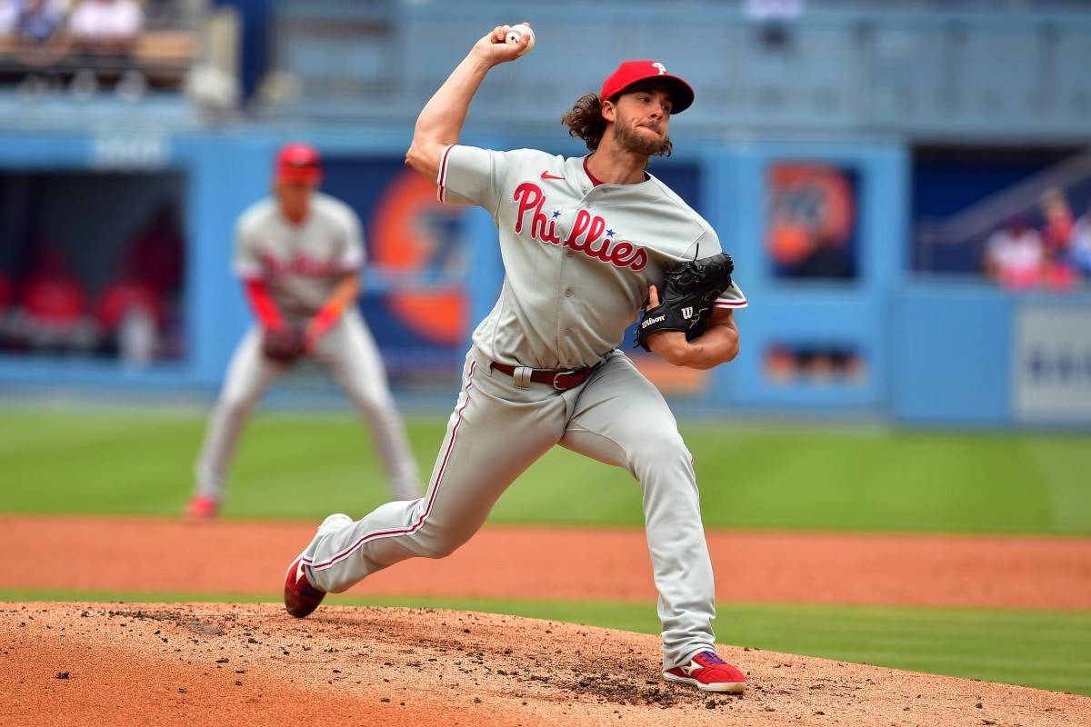 Aaron Nola Destaca en Victoria de Phillies, Extendiendo su Racha Triunfal