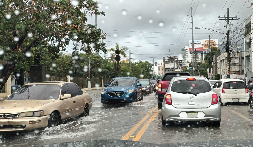 Persiste el calor y se anticipan lluvias por onda tropical y vaguada