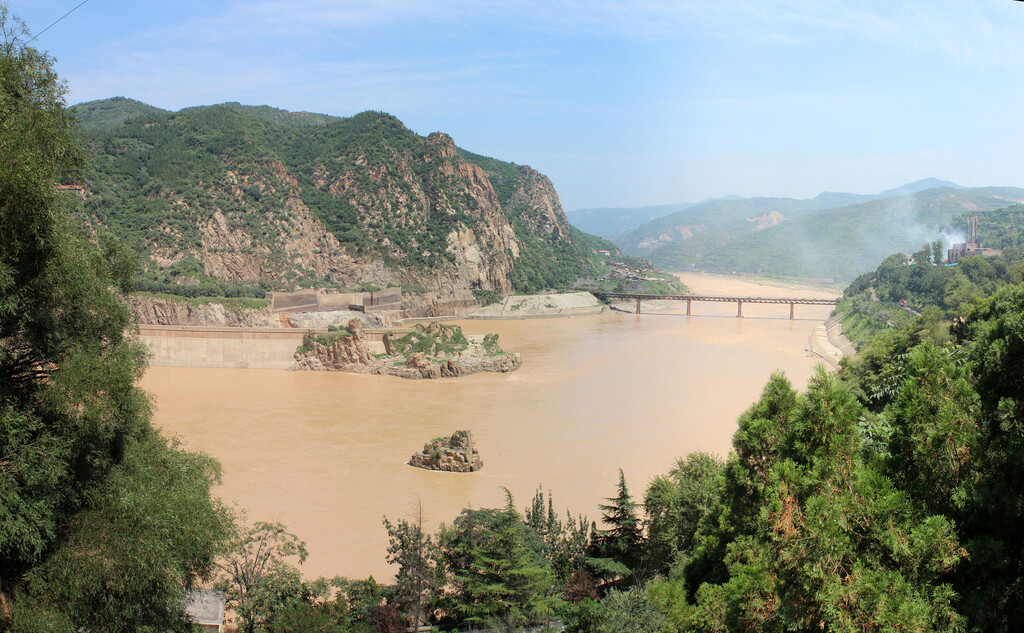 El Río Amarillo Cambia de Color: Impacto de la Reforestación y las Presas en China