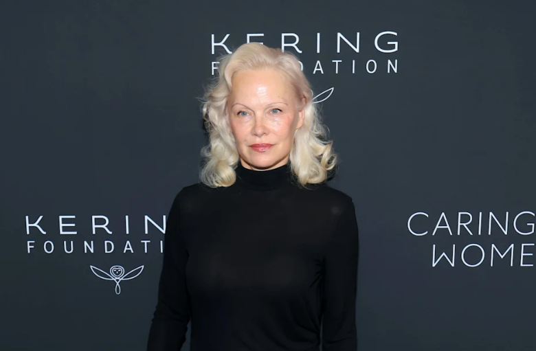 Pamela Anderson relata la difícil experiencia tras un diagnóstico de enfermedad que los médicos consideraron terminal