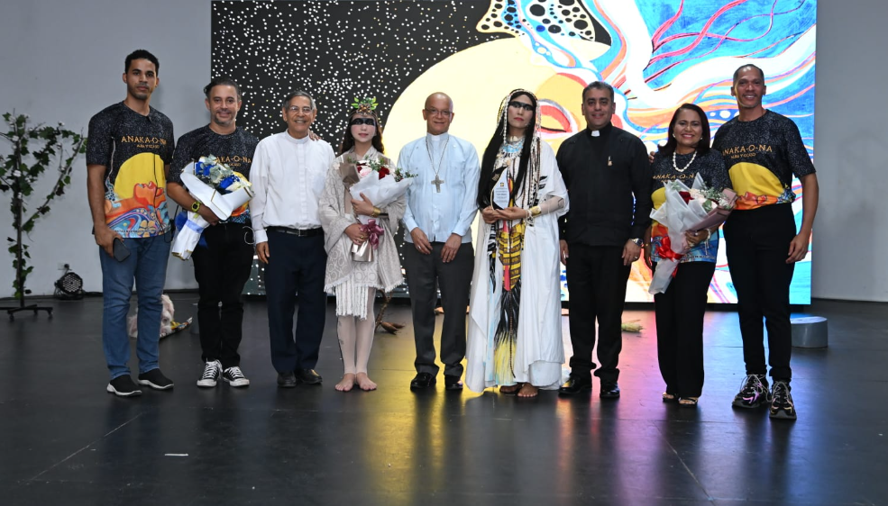 Nileny Dippton Recibe Honores en San Francisco de Macorís y Nagua Durante Gira Teatral ''ANAKA-O-NA, Alba y Ocaso''