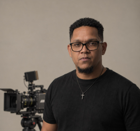 Andrés de la Cruz Estrena en Florida ''Built, Not Given'', Documental Sobre Persistencia y Nuevos Comienzos Latinos en EE. UU.