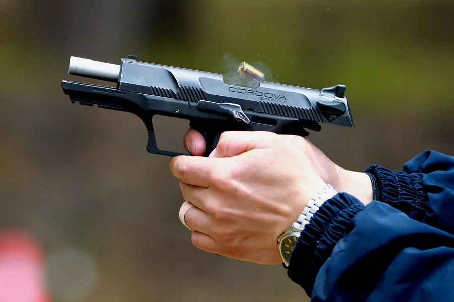 Colombia Restablece el Porte de Armas Tras Años de Prohibición General