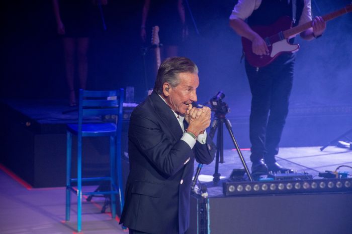 Ricardo Montaner cautiva en Altos de Chavón con su clásico “La Cima del Cielo”