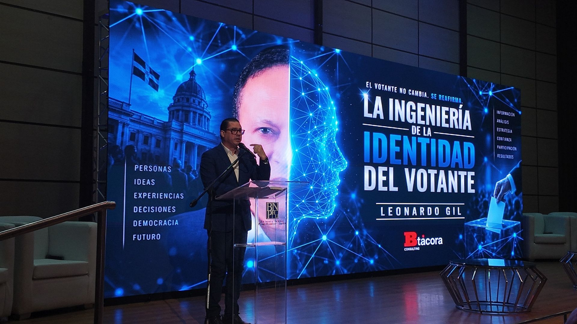 Leonardo Gil presenta ''La Ingeniería de la Identidad del Votante'', su nueva propuesta analítica