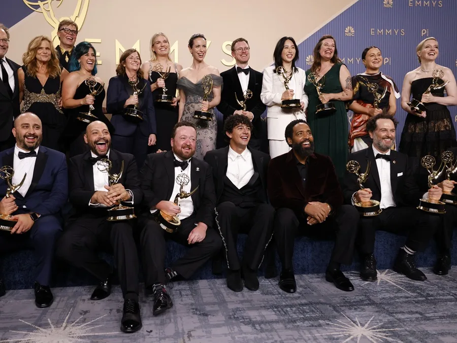 Éxito rotundo de “Widow’s Bay”, Jean Smart y “The Pitt” en los Emmy 2026: Récords y tributos