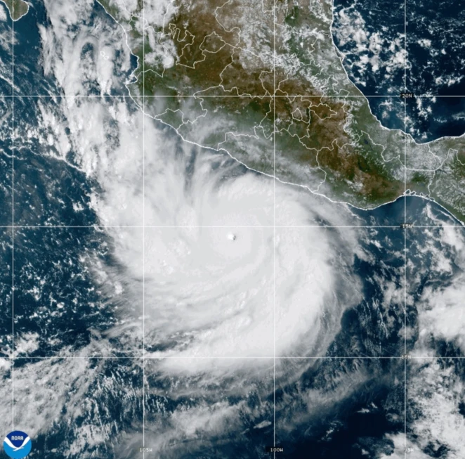 Huracán Polo: Uno de los Fenómenos Meteorológicos Más Intensos Registrados Cerca de México