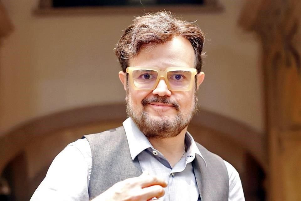 Aleks Syntek Emite Fuertes Críticas Contra Periodistas y Anuncia su Ausencia de México