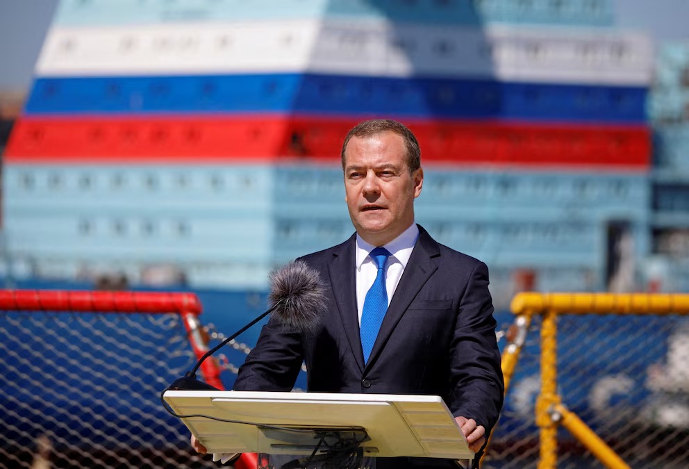 Dmitri Medvedev Propone ''Disuasión Militar'' Ante Recientes Sanciones de EE. UU. Contra Rusia