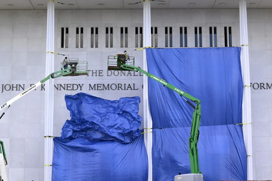 Trump Cierra el Centro Kennedy Tras Fallido Intento de Renombrar la Institución