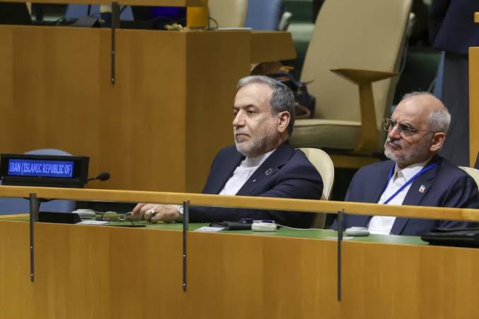 Irán Propone a EE.UU. un Plan de Siete Días para Detener Hostilidades y Reabrir Estrecho de Ormuz