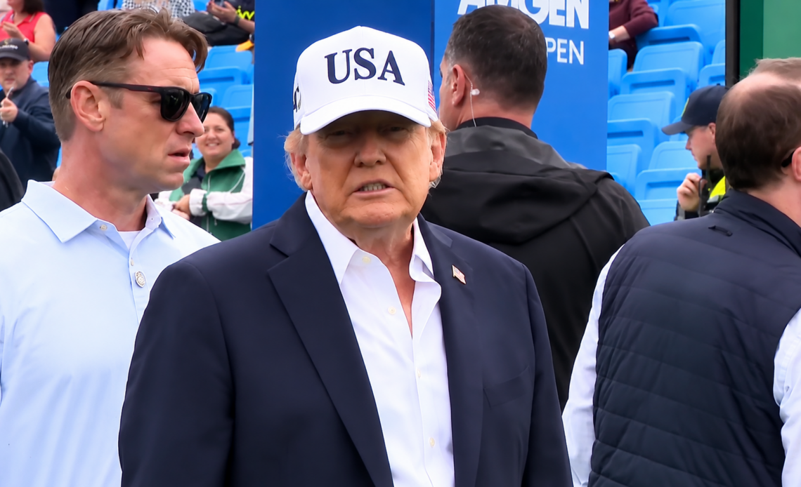 Trump Afirma que Su Presidencia es el Control Suficiente para la Inteligencia Artificial en EE.UU.