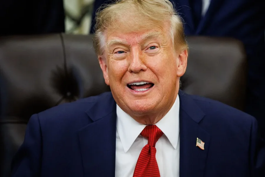 Trump Anticipa un Acuerdo con Cuba y Descarta una Intervención Militar