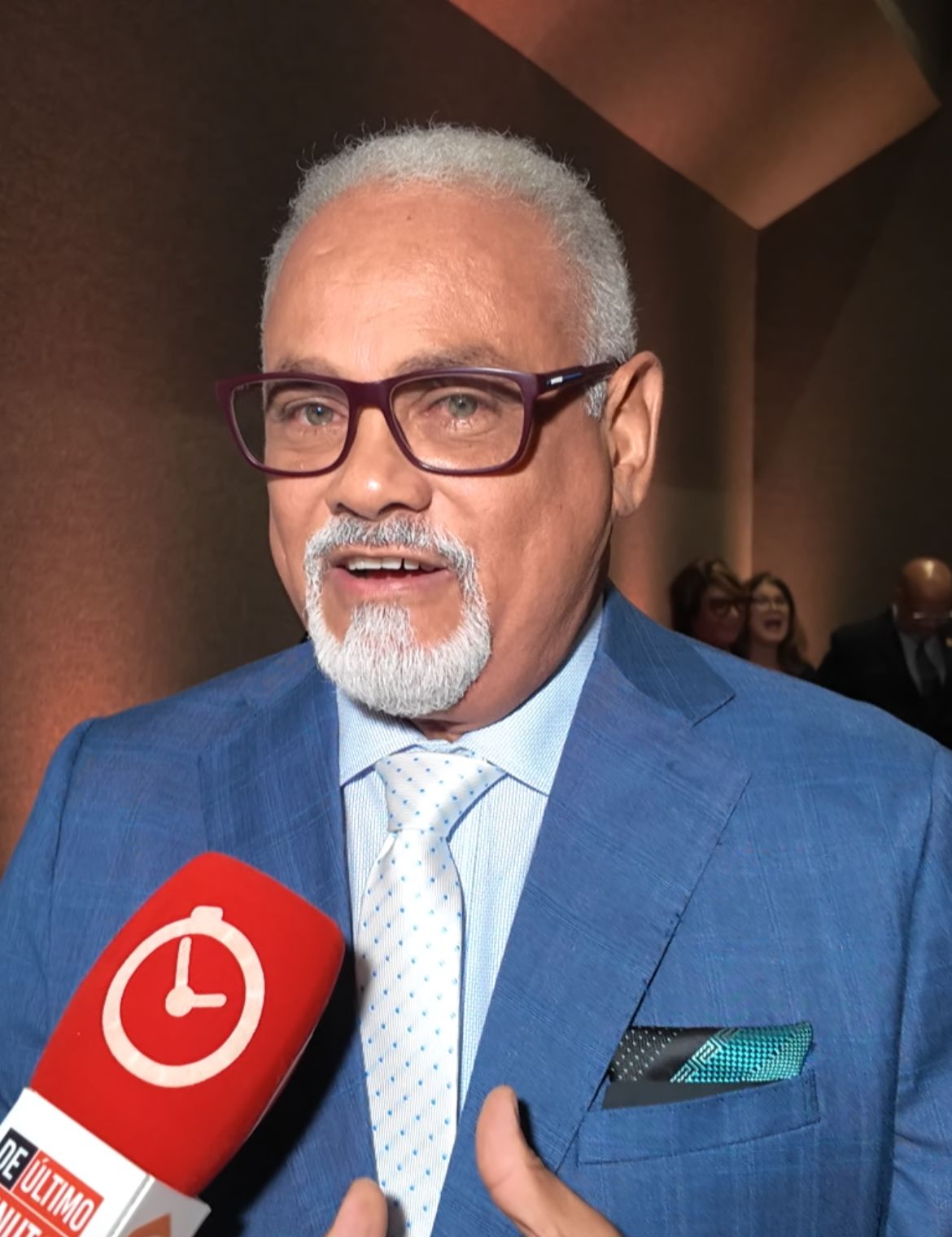 Alexis Beltré Recibe con Humildad y Dignidad el Premio Acroarte al Mérito Periodístico