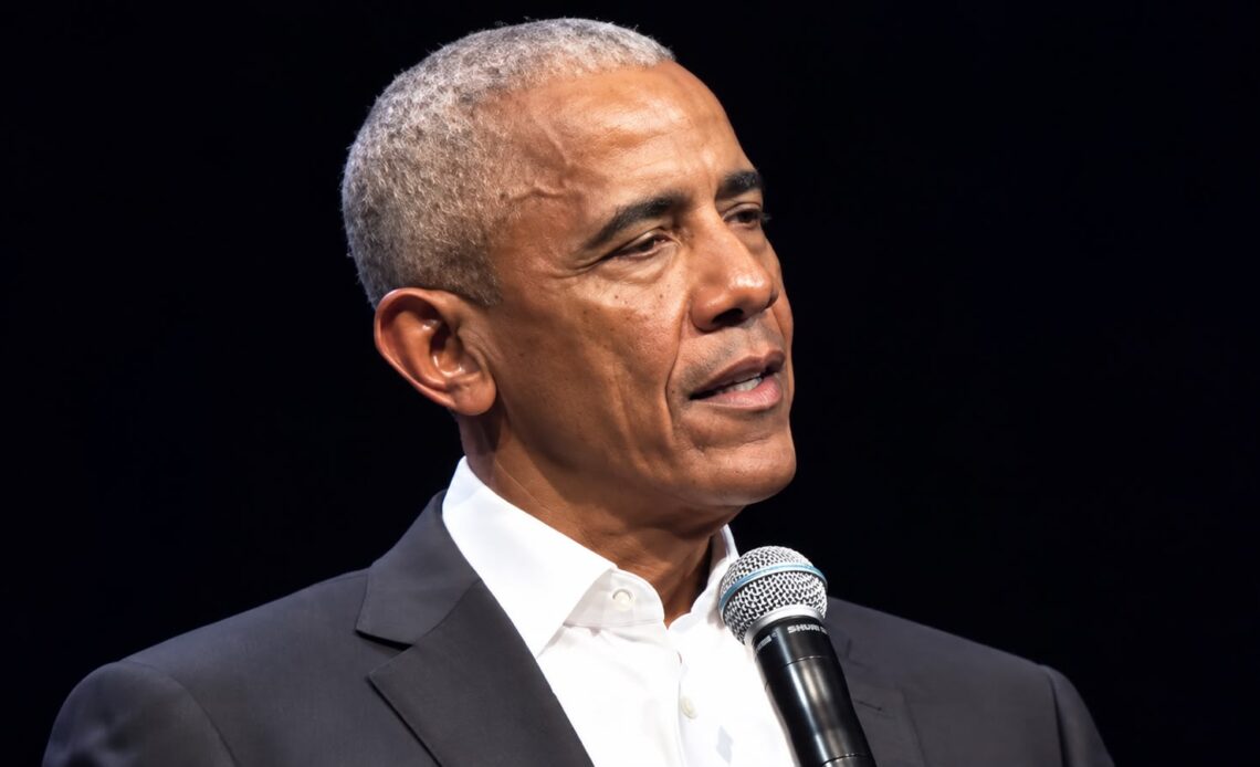 Obama Critica Enfoque de Trump sobre IA y Urge Regulación Gubernamental