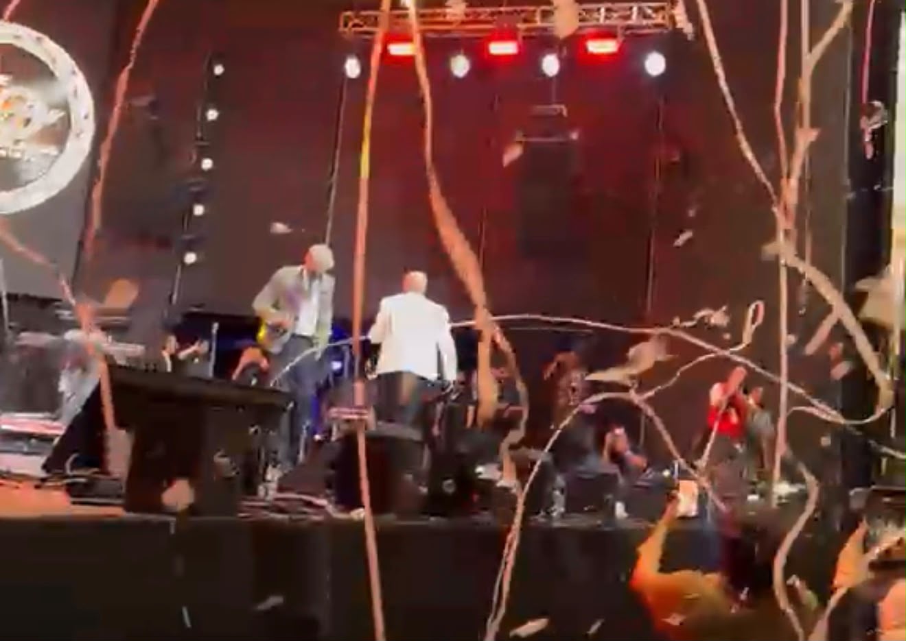 Incidente con serpentina deja heridos en concierto de Ramón Orlando en el Estadio Olímpico Félix Sánchez
